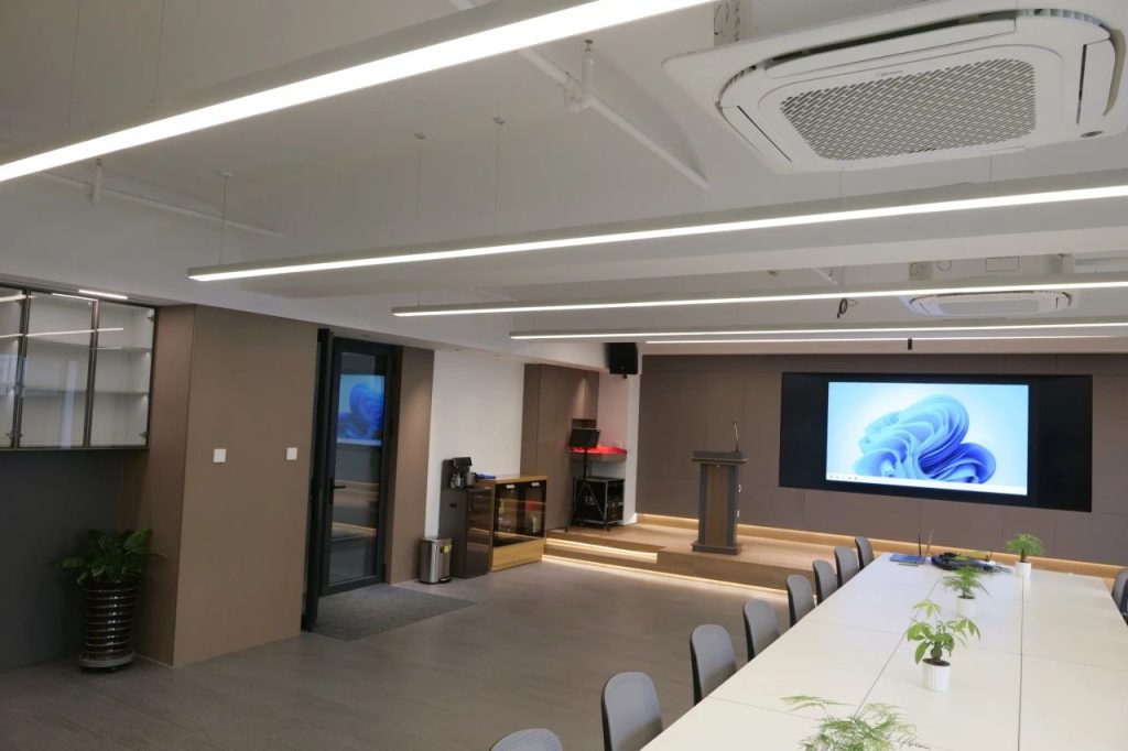 小藍鯨石晶地板-富泉商貿公司會議室改造后案例圖片角度2